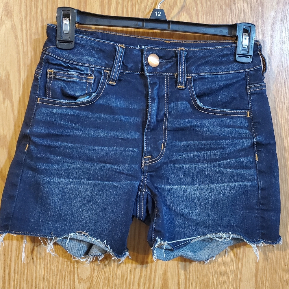 American Eagle Hi-Rise shortie dark wash size 2